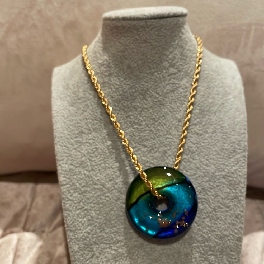Art Glass Circle Pendant Gold Rope Necklace 19”